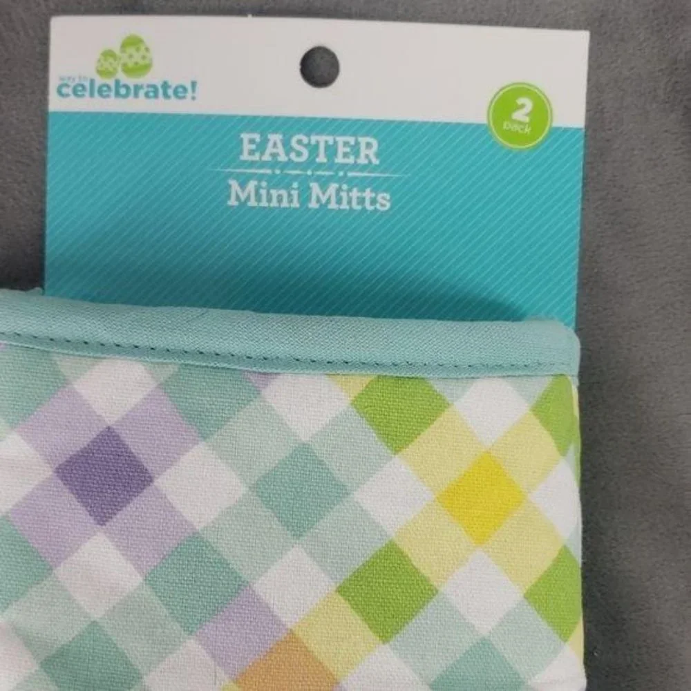 Easter Mini‎ Teal White Pink Colored Oven Mittens MITT 2 Pack Grabbers Hand